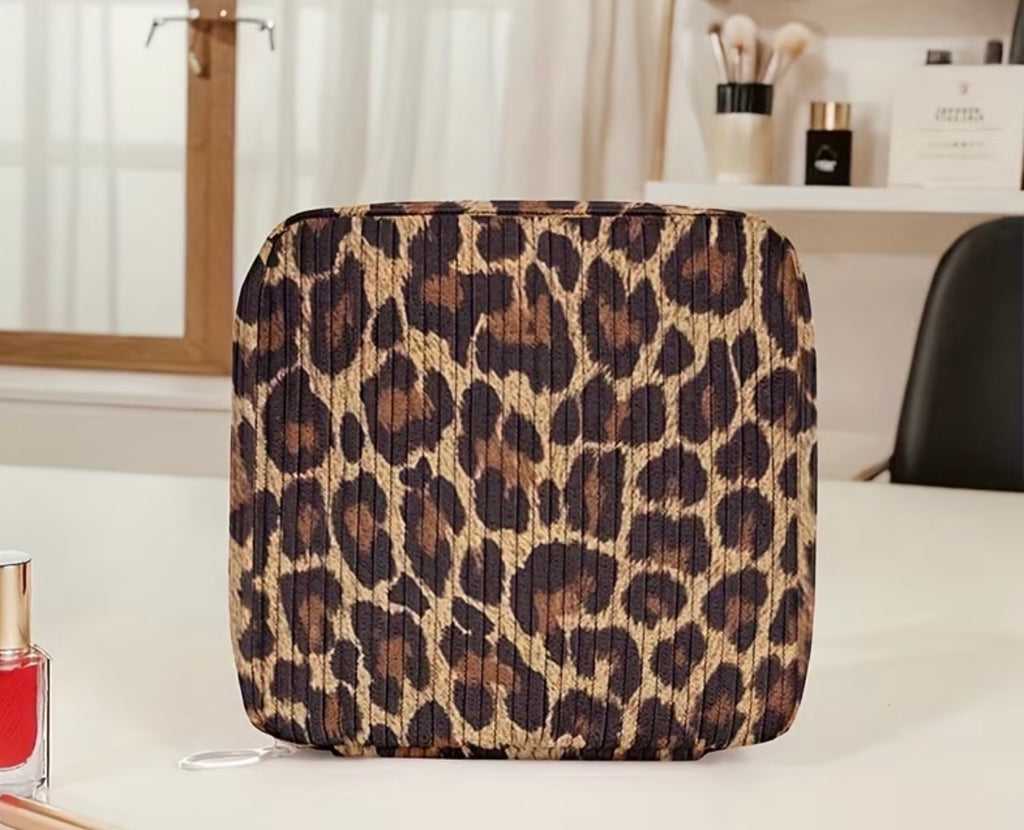 Sanitary pouch