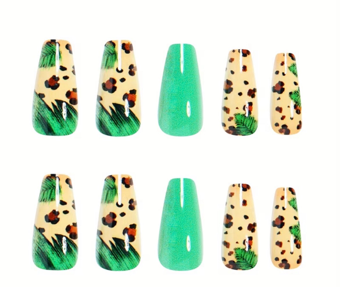 Gloss Green Leopard Leaf - Press-on nails