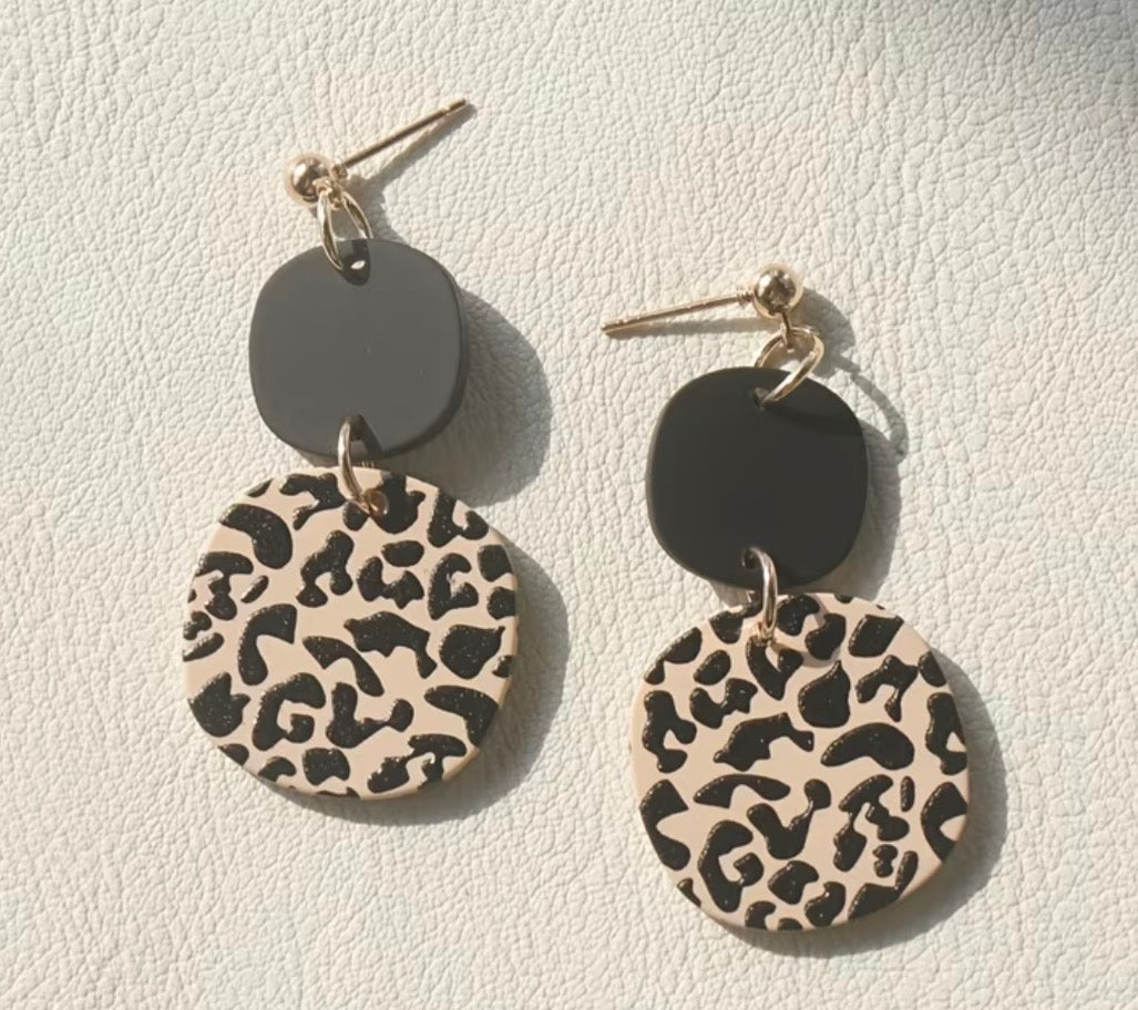 Drop earring - black and tan