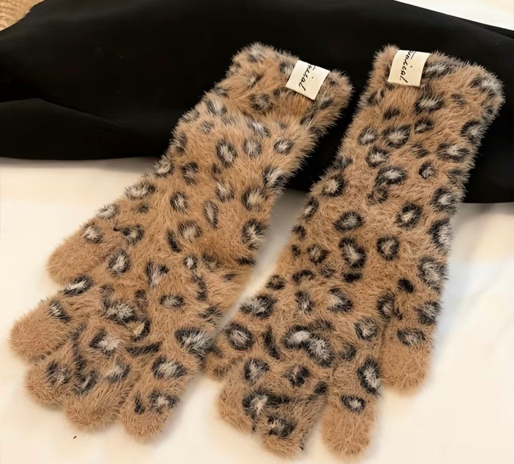 Winter gloves - fluffy brown