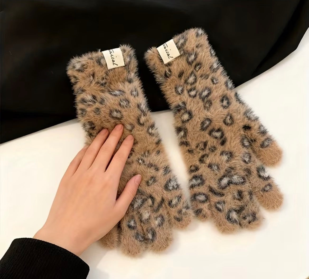 Winter gloves - fluffy brown