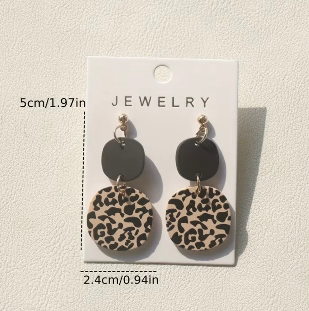 Drop earring - black and tan