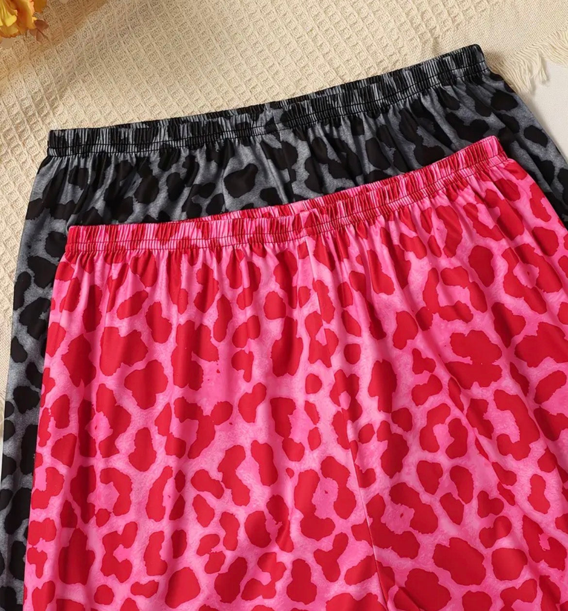 Two-pack wide-leg pants (women’s)