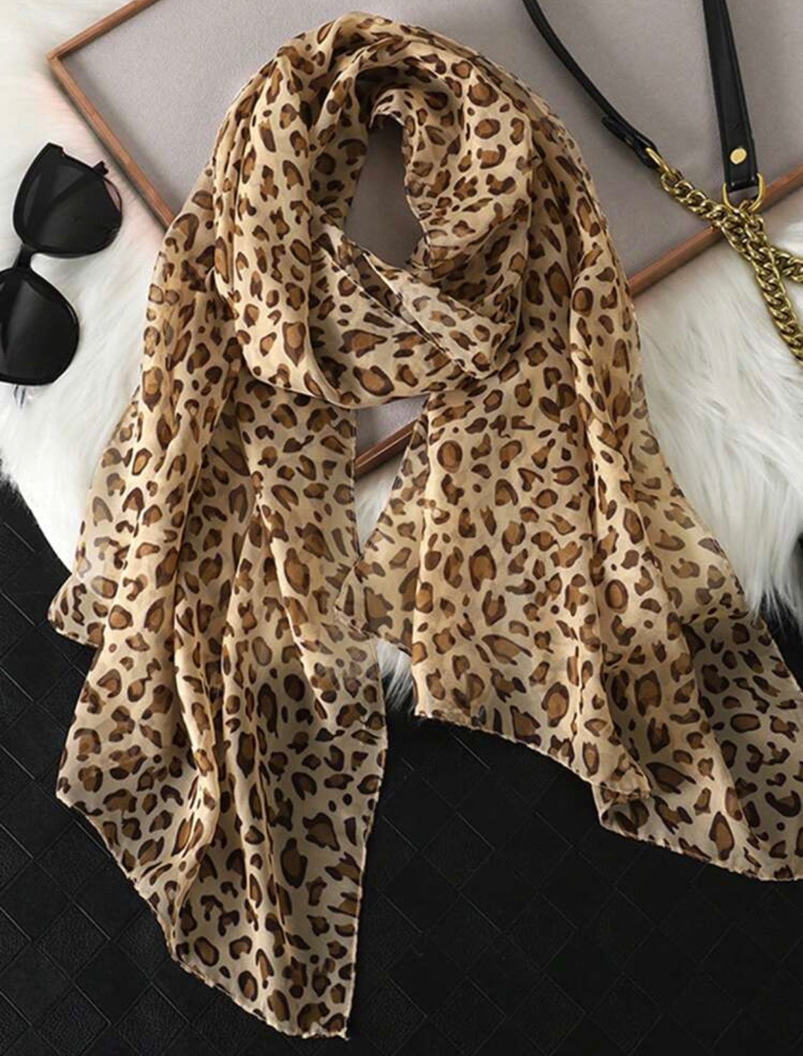 Light thin scarf