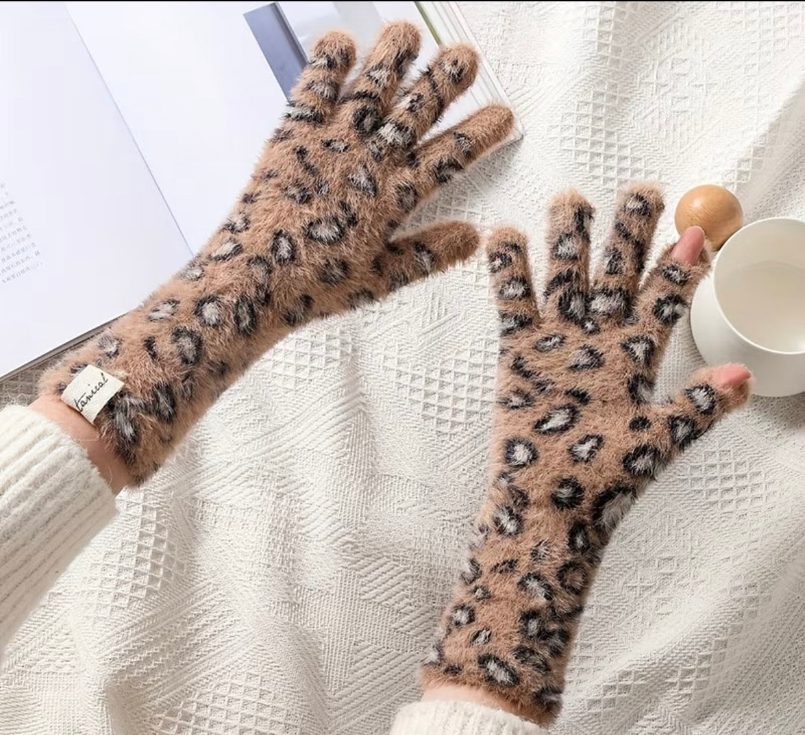 Winter gloves - fluffy brown