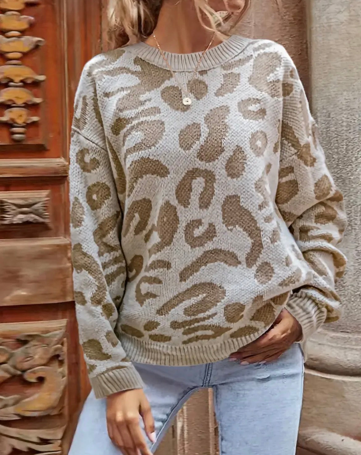 Beige pullover