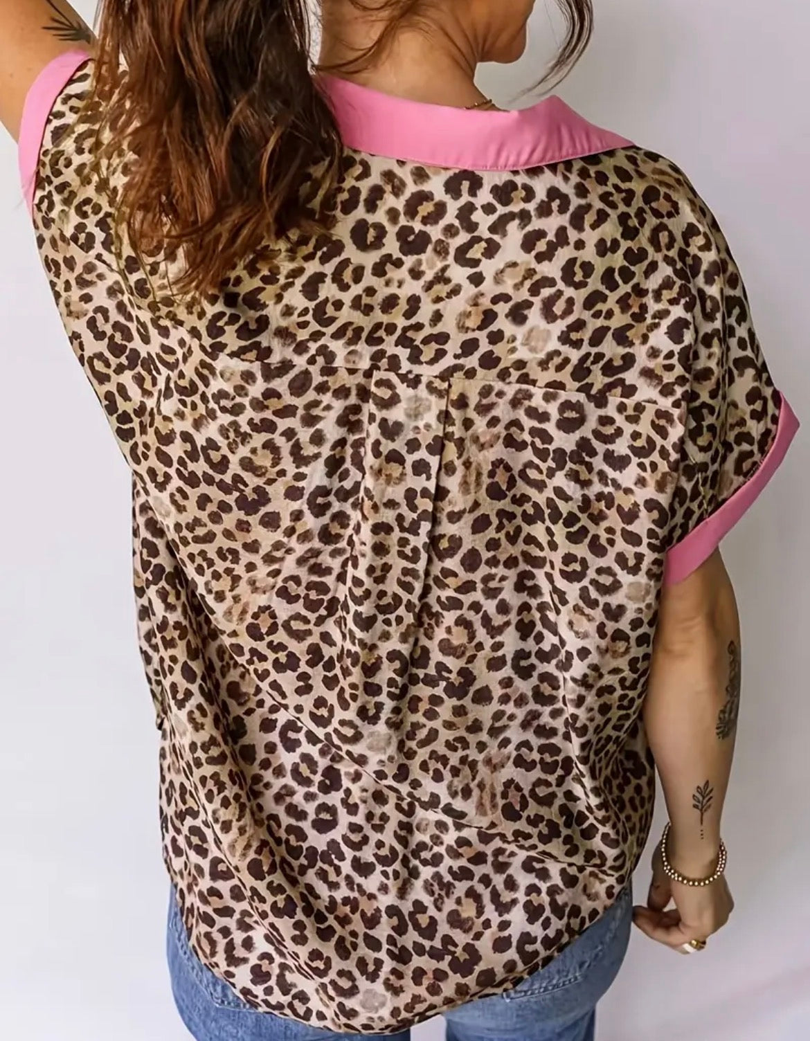 Shirt with pink trim