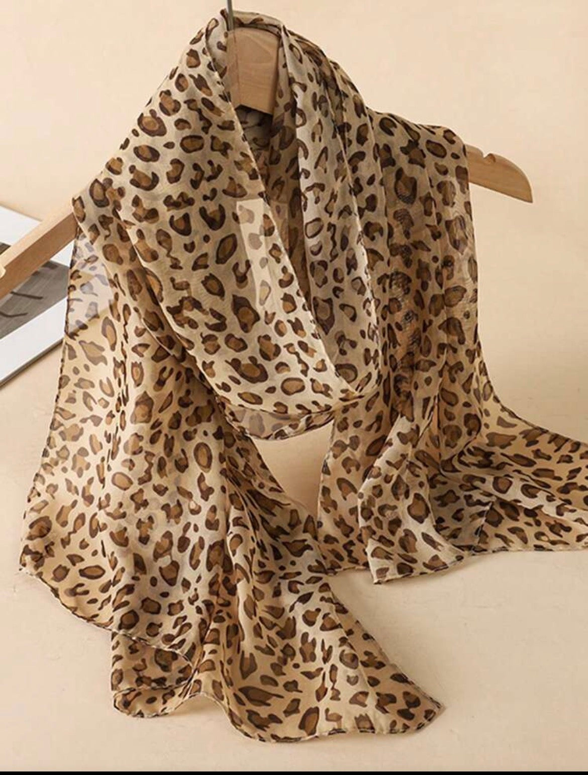 Light thin scarf