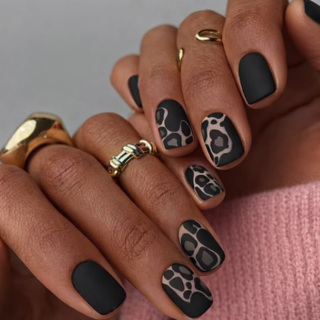 Press-on nails - matte short black