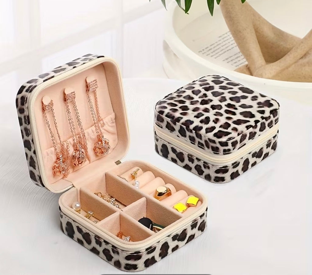 Jewellery box (travel)