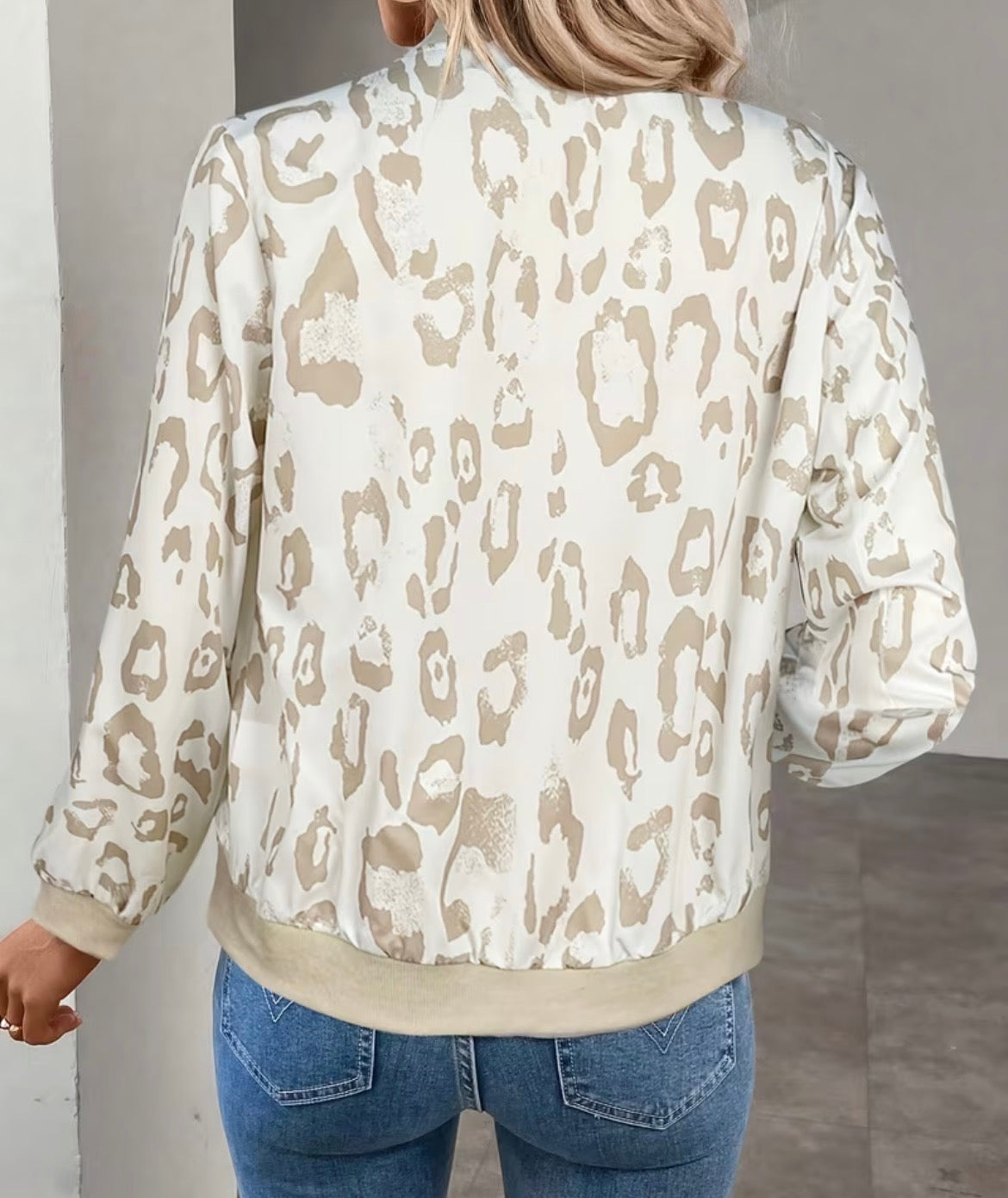 Lightweight zipper jacket (white)