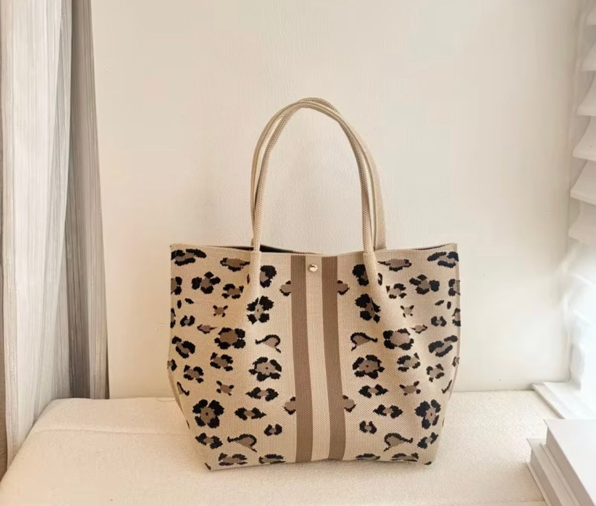 Vertical strip knit tote