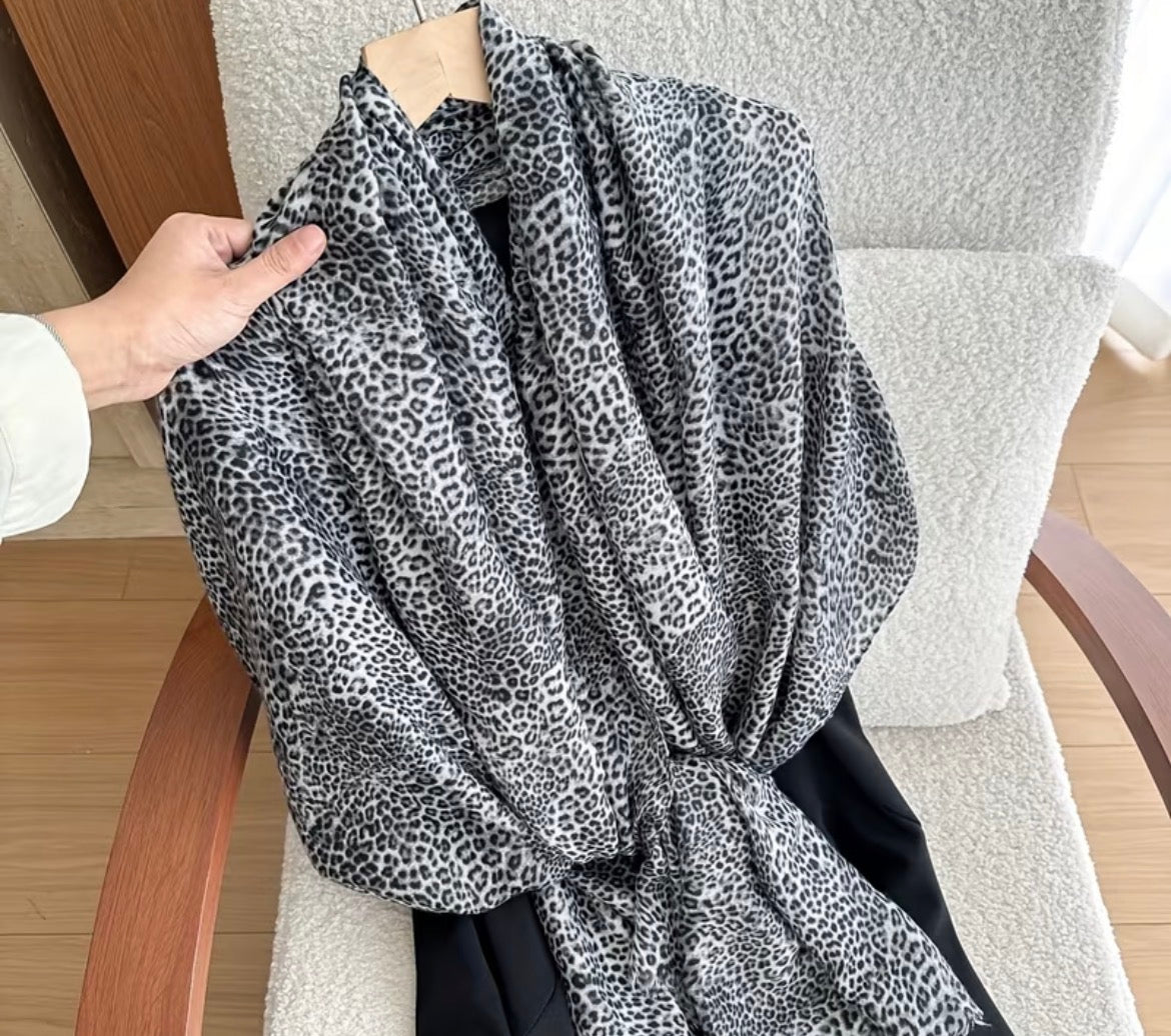 Shawl (scarf)