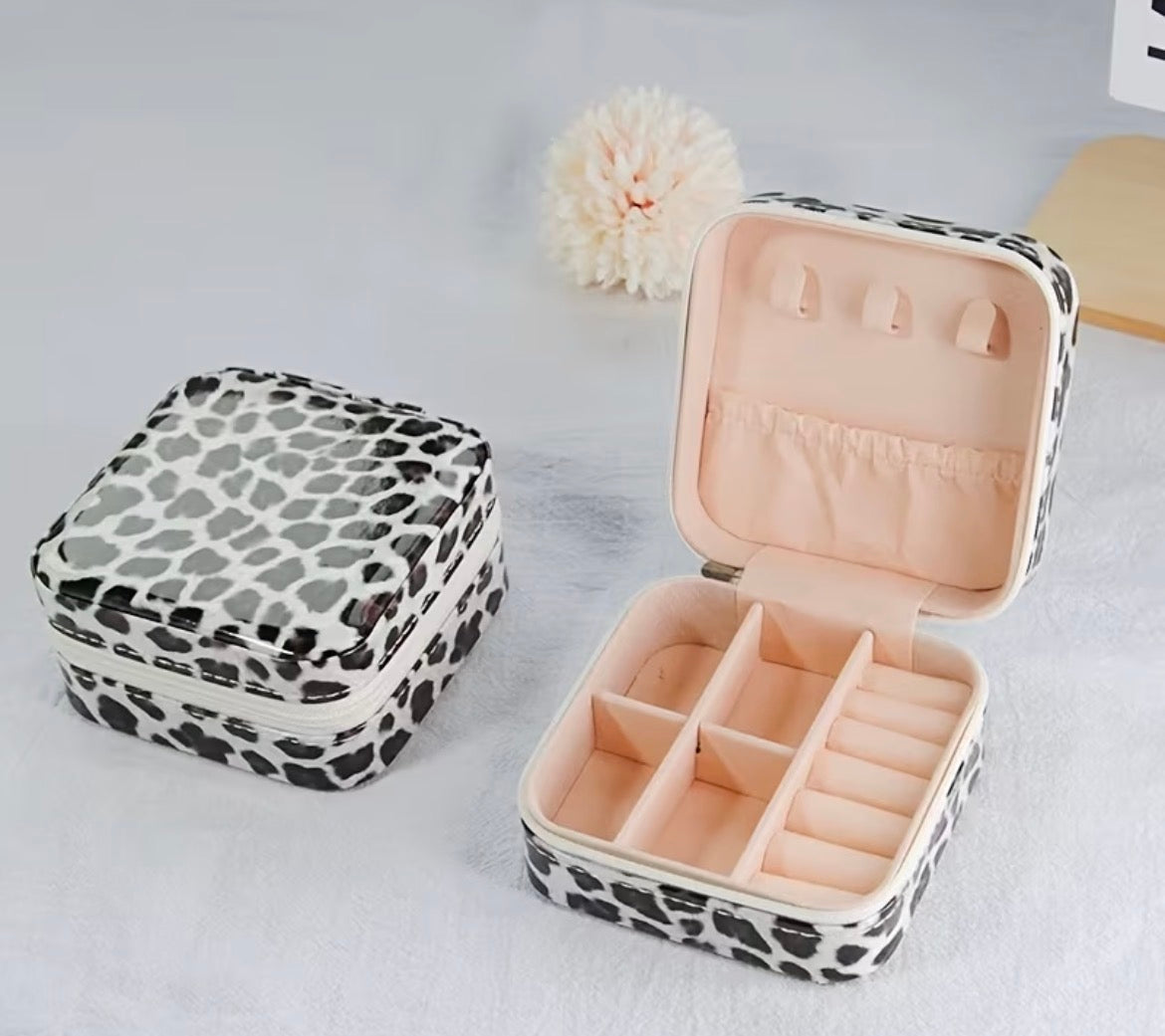 Jewellery box (travel)
