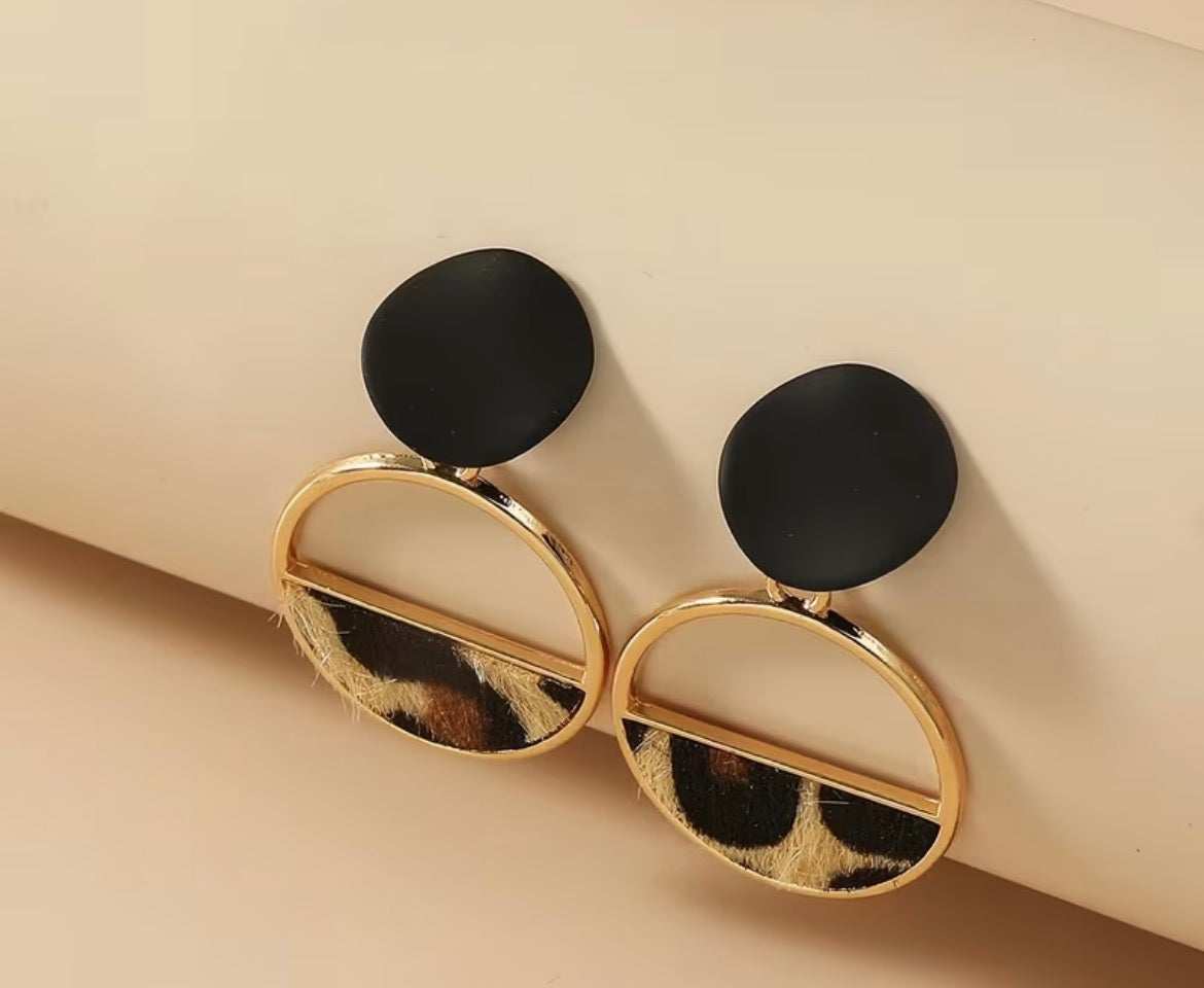 Drop Earrings - rounds black