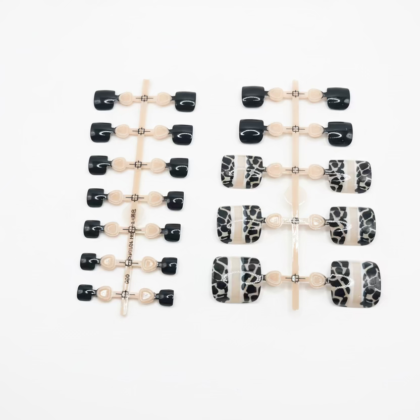 Press on toe nails - stripe